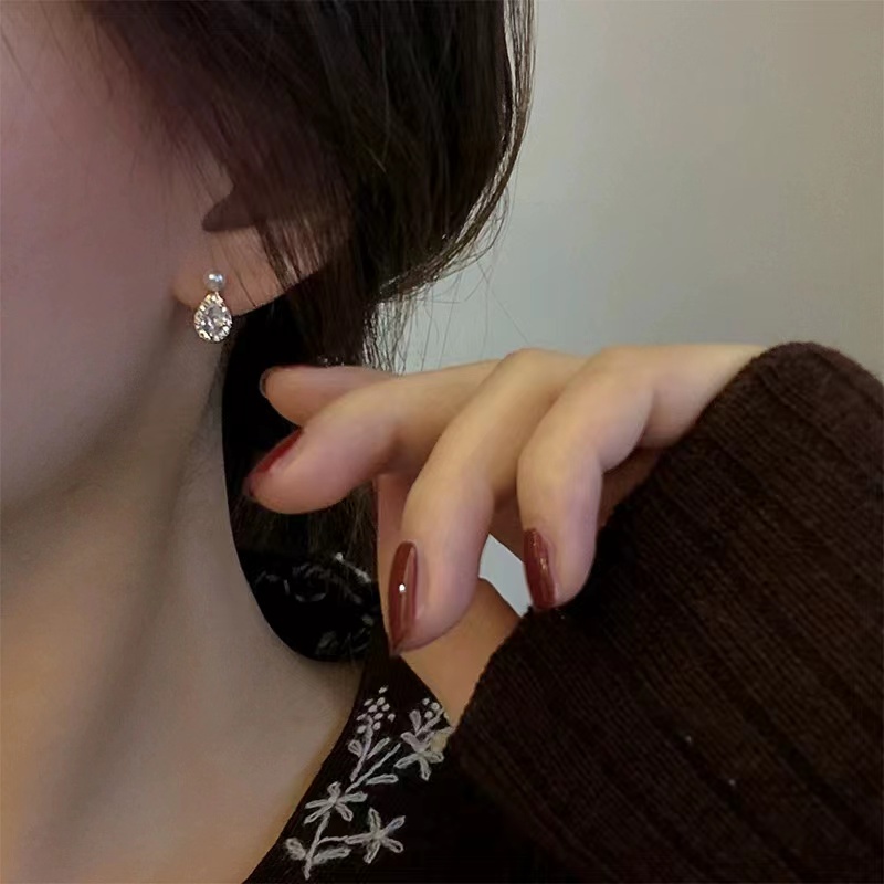 ✨ Miss Jolie✨Khuyên Kẹp Tai Mạ Vàng Đính Đá Zircon Hình Giọt Nước Đơn Giản Độc Đáo Dễ Phối Đồ Thời Trang Không Cần Pier