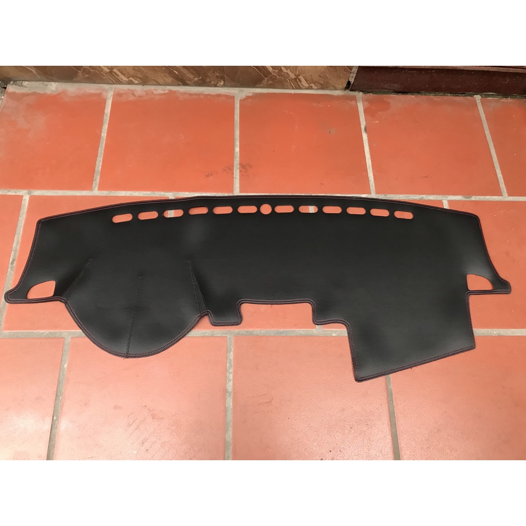 Thảm taplo da vân cacbon cao cấp KIA Forte/Cerato 2008-2012