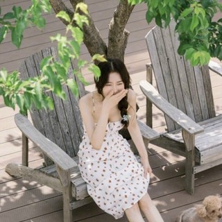 Đầm hai dây hoa hở lưng