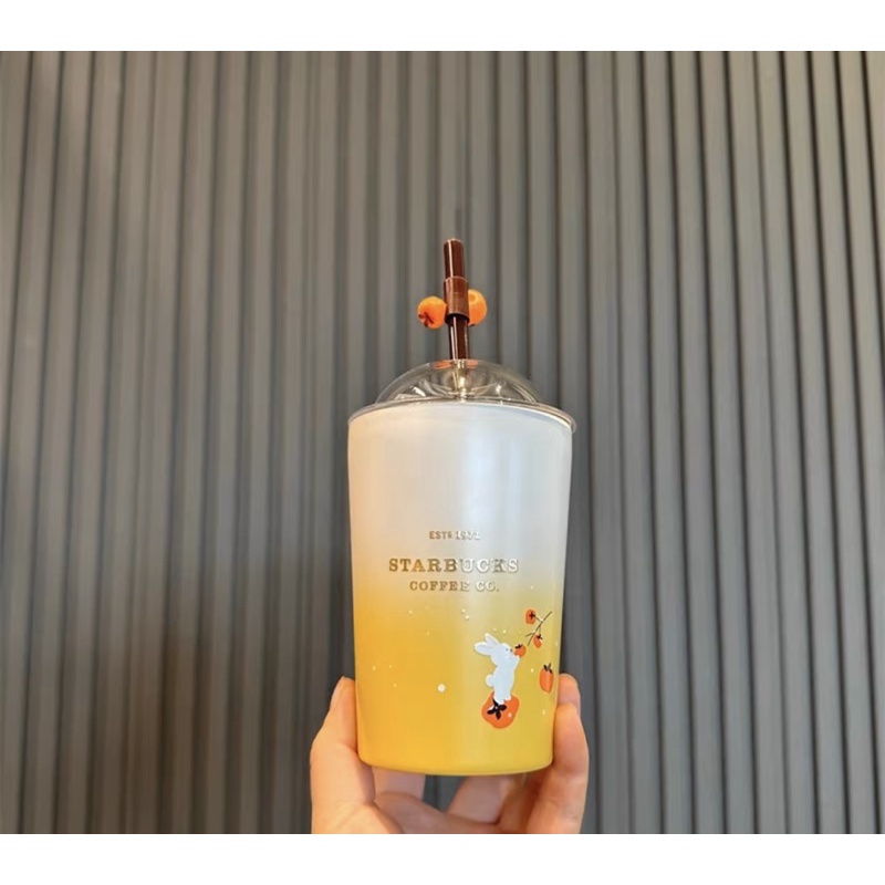 Ly Starbucks China thỏ Vàng năm 2023.