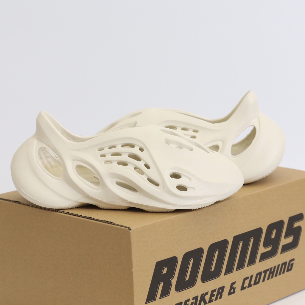 [ROOM95] Giày thể thao sneaker (YZ_30) Foam Runner 'Sand'