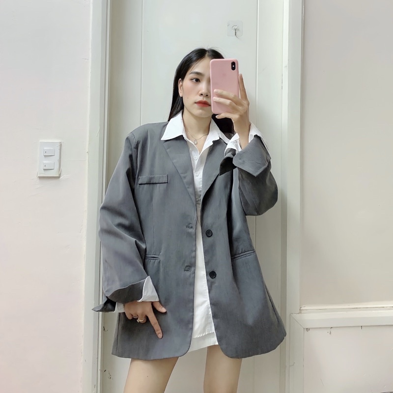 Blazer oversize màu xám phong cách Hàn Quốc