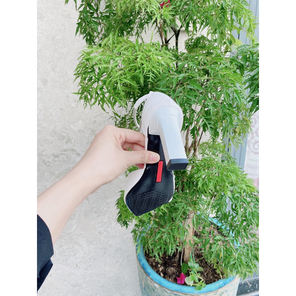 Giày cao gót bít mũi dây đá chéo 8.5cm