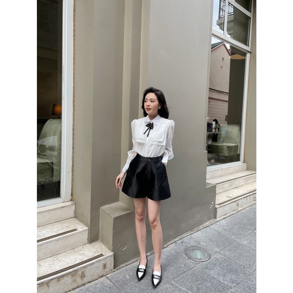 Daphneé - Áo sơ mi vải tơ mềm tạo hình yếm vuông đính nơ đá lấp lánh - Amanda top