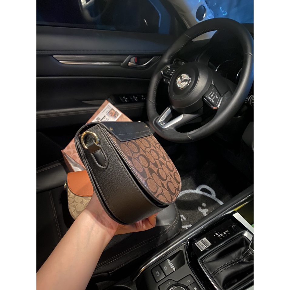 Túi Coach đinh dáng bầu đeo chéo siêu xinh- Size 20cm UY TÍN CHẤT LƯỢNG