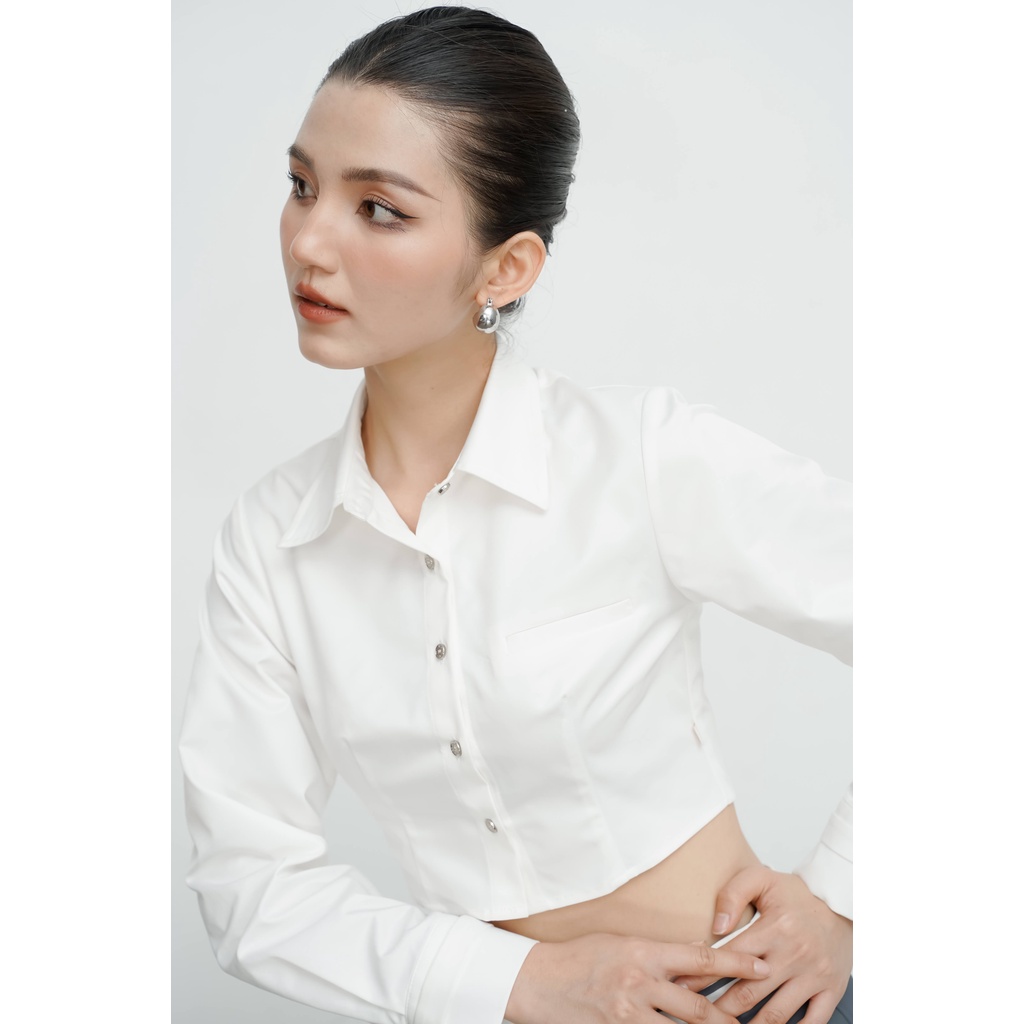 Áo sơ mi Onetone dáng croptop dài tay phối cúc Sanny
