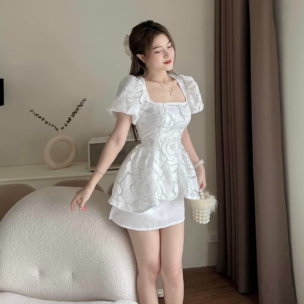Set áo ren peplum tay con cổ thuyền + chân váy chữ A có lót quần