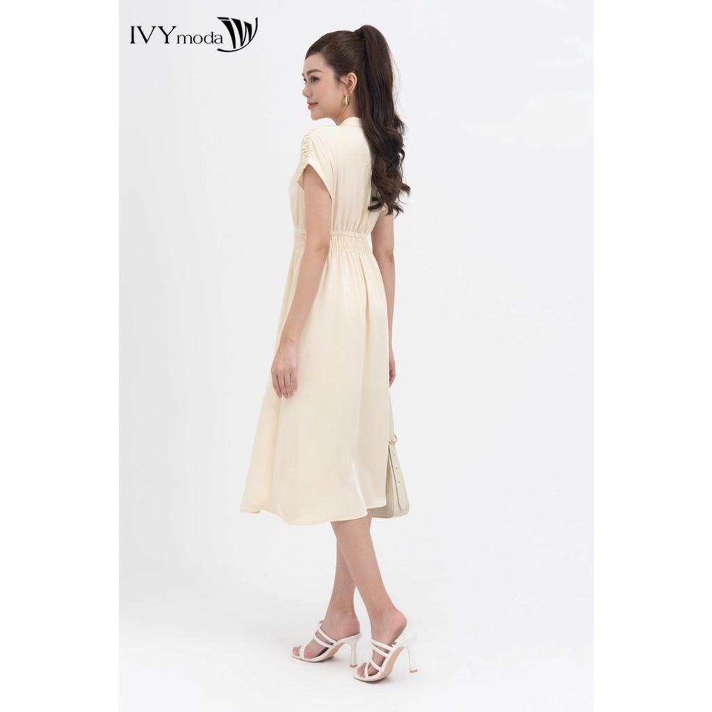 Đầm lụa xòe phối khuy nữ IVY moda MS 48M8256