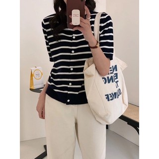Áo kẻ cài cúc