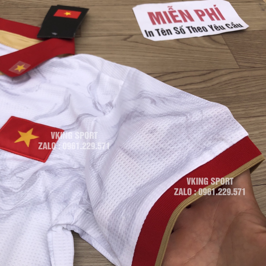 Bộ Quần Áo Bóng Đá Đội Tuyển Việt Nam 2023 Màu Trắng Vải Gai Thái Có In Tên Số Theo Yêu Cầu