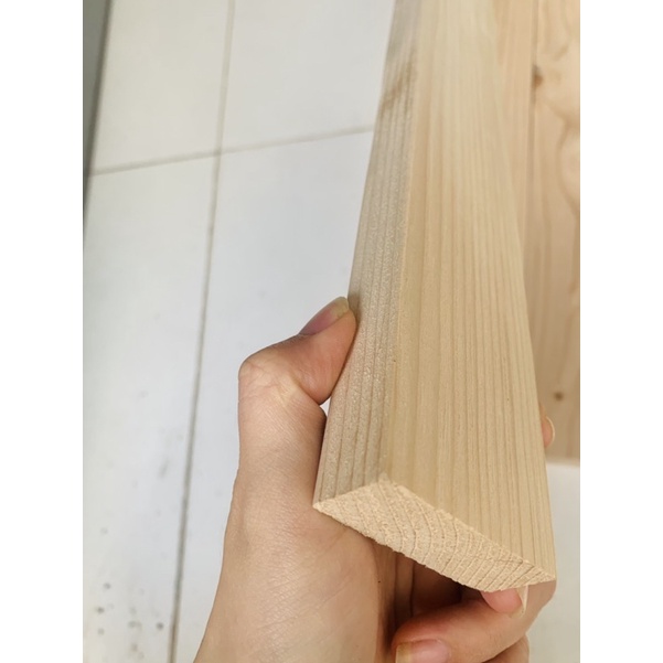 Thanh gỗ thông vuông 2cm x 5cm x dài 120cm + láng mịn 4 mặt
