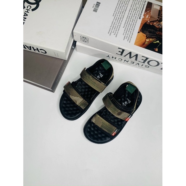 Sandal trẻ em