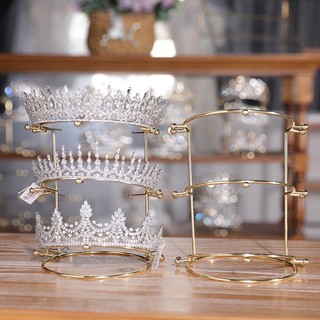 Kệ trưng bày vương miện