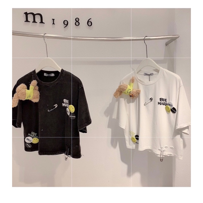 Áo croptop kèm gấu + sticker