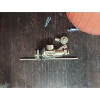 1 cái van phao cơ phi 34
