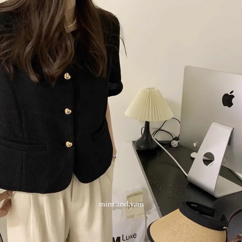 Áo thô cúc trái tim 2 màu