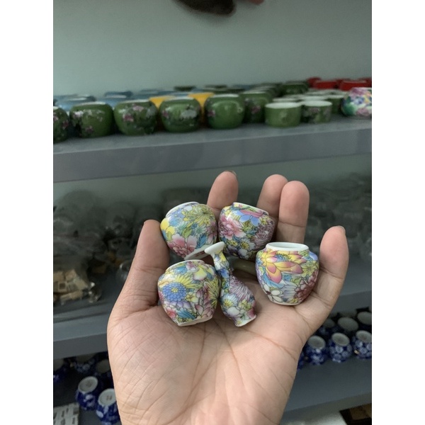 Cóng chim vành khuyên, hút mật