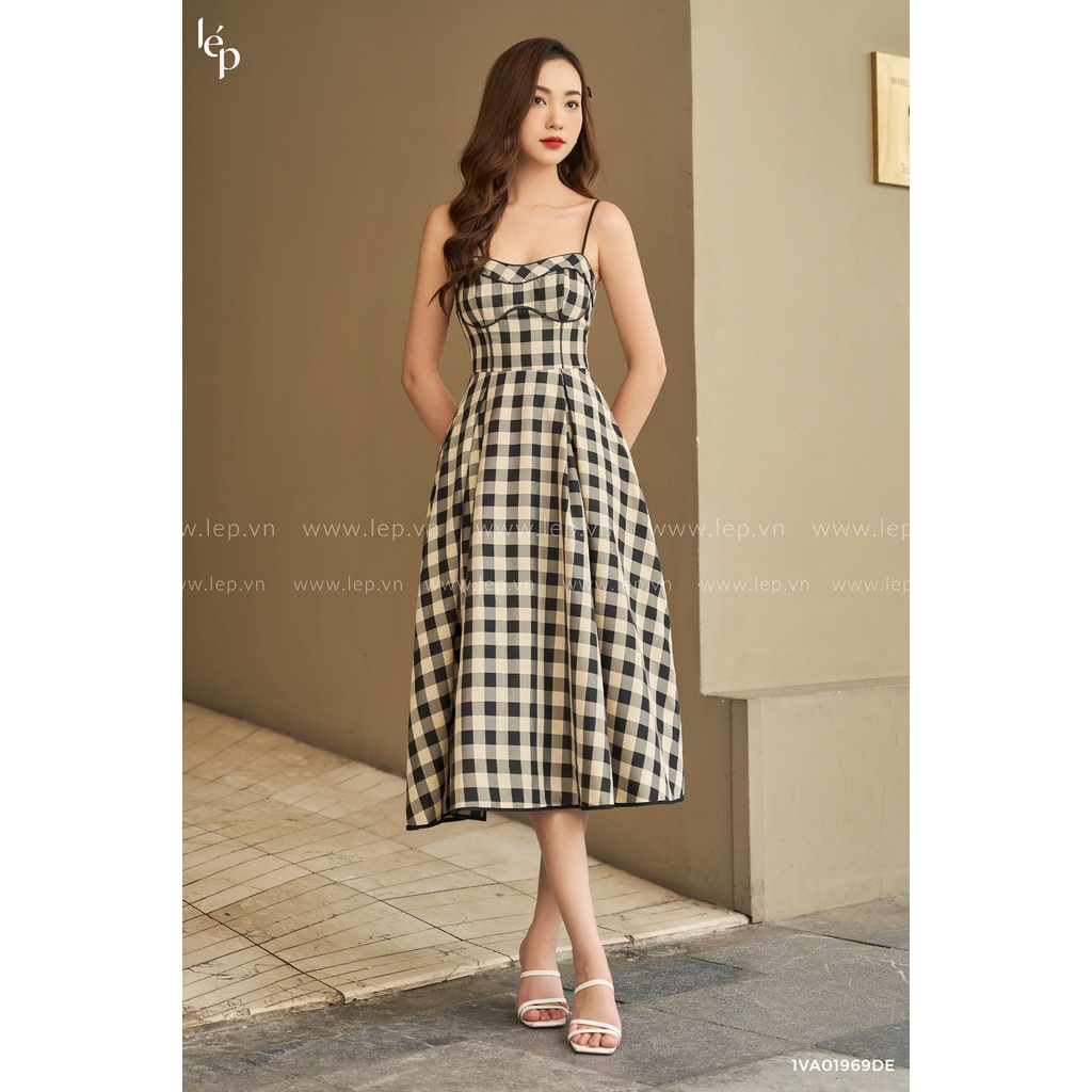 Váy hai dây dáng xoè chiết eo kẻ caro đen be Lep' 1VA01969DE