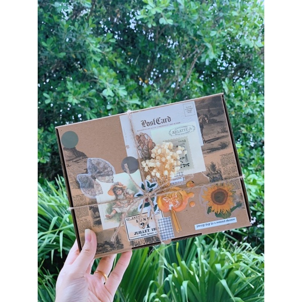 Hộp quà nắp gập handmade kèm hoa khô, giấy rơm, stickers... vintage đủ size - Handmade by Munciu store