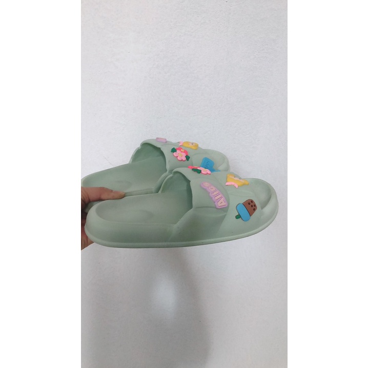 Dép bánh mì nữ quai ngang sticker cô gái - dép nữ đi chơi dễ thương giá rẻ