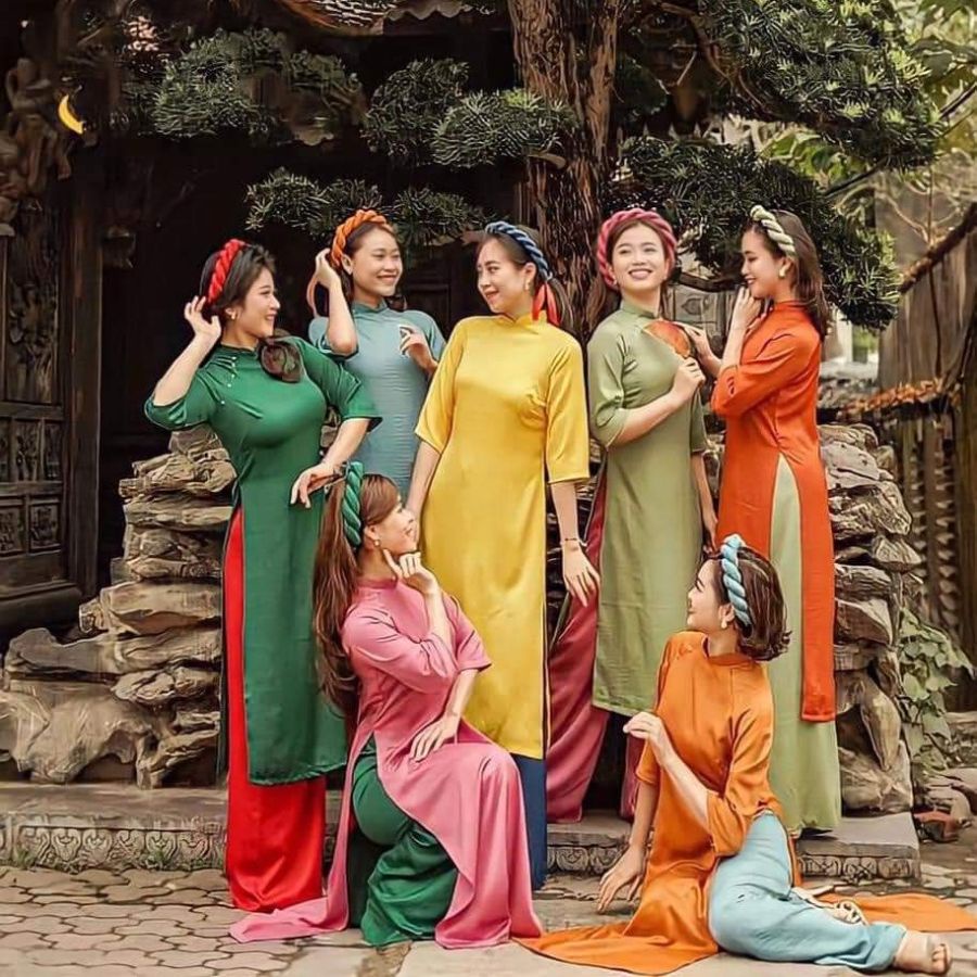 Áo dài cách tân xuông dáng xưa lụa tây thi 12 màu sắc đỏ, vàng, xanh, hồng, cam, tím được lựa chọn màu quần