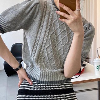Áo len cộc tay vặn thừng