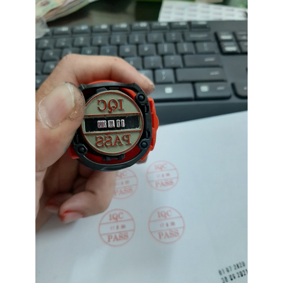 Dấu Trodat 46125 Ngày tháng năm xoay được có nội dung