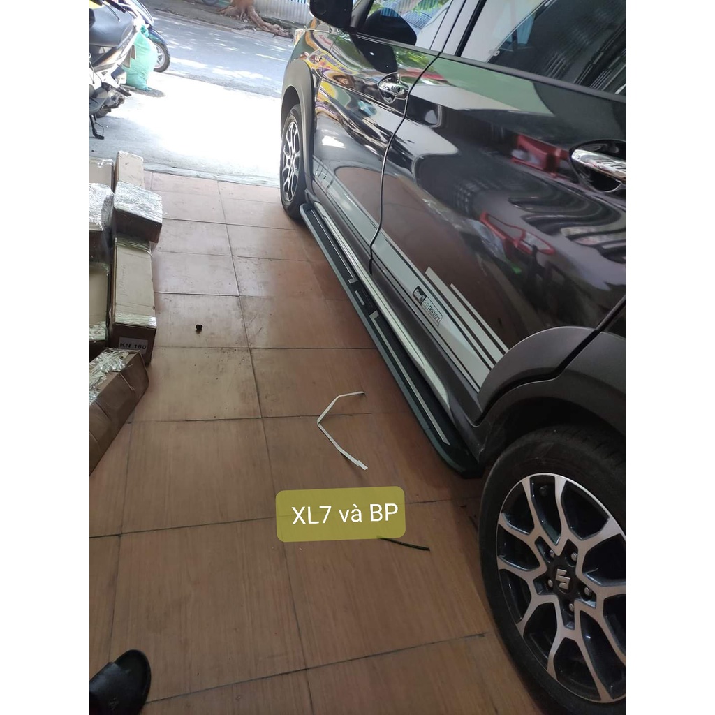 Bậc lên xuống, bệ bước chân cho SUZUKI XL7 mới nhất, siêu khuyến mại, nhôm đúc 100%