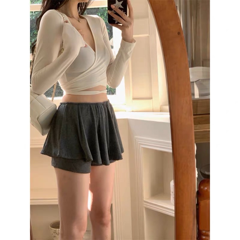 Áo croptop tay dài cổ V phối dây cột eo vạt chéo