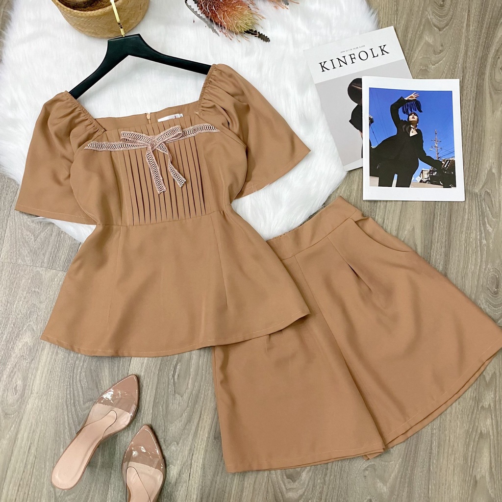Sét bộ đồ nữ áo cổ vuông xếp li tay lỡ kiểu ngắn phối nút mix quần đùi tôn dáng dễ thương cực xinh đủ size 50-90kg