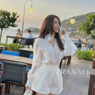 Set 3 món (quần short, áo tay phồng, vòng cổ có hoa)