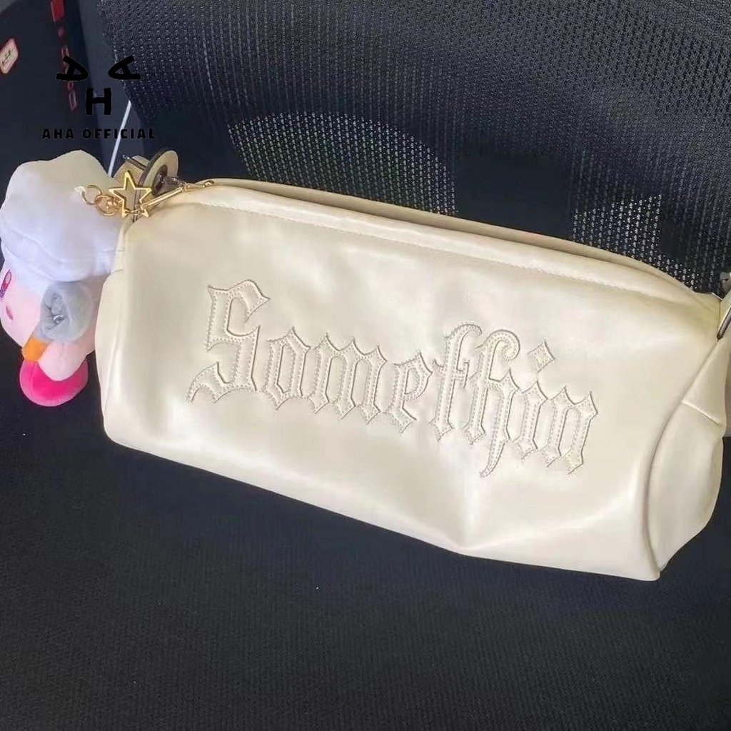 Túi Da Đeo Chéo Màu Trơn Thêu Chữ Phong Cách Đường Phố Mỹ