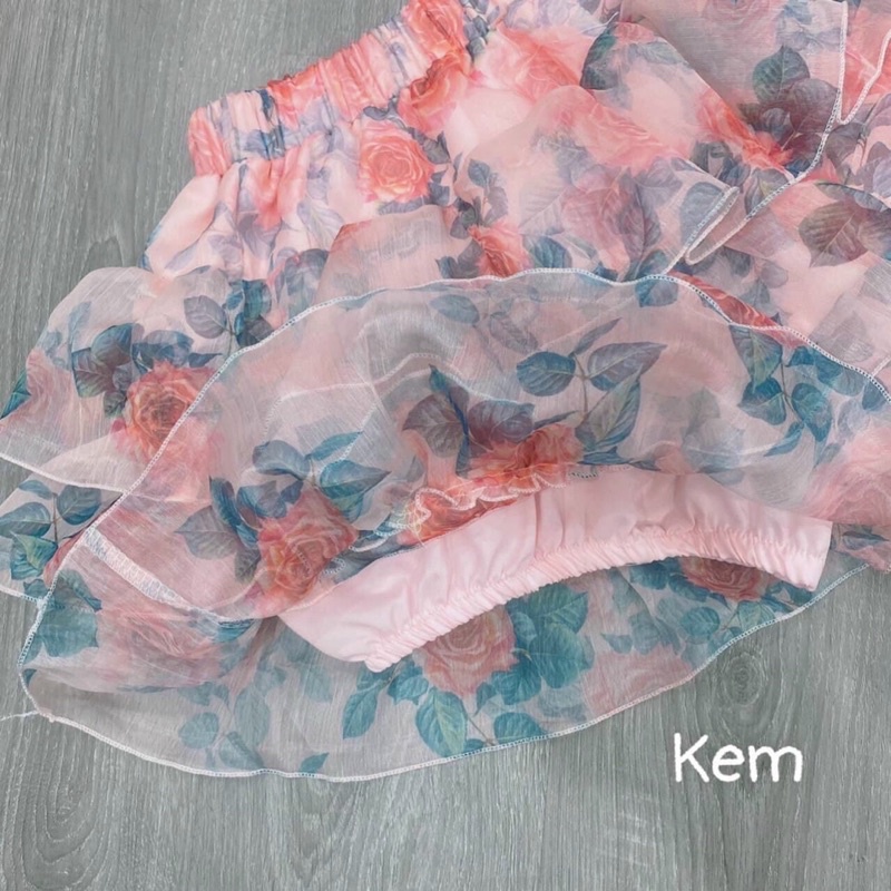 Set áo yếm nhún hoa kèm chân váy voan tầng - Bộ áo yếm mocking kèm chân váy voan