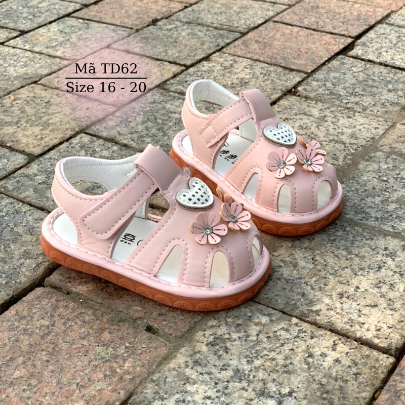 Giay sandal bé gái tập đi có tiếng còi chíp chíp hồng gắn hoa thời trang êm thoáng chống trơn trẻ em 1 - 24 tháng TD62