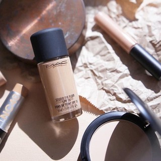 KEM NỀN MAC STUDIO FIX FLUID FOUNDATION