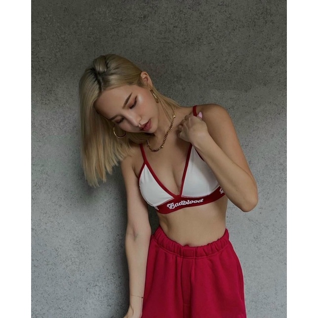 Bikini trắng viền đỏ in chữ cá tính-Komistore
