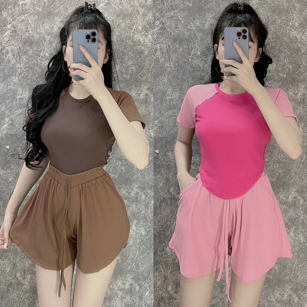 Set đồ bộ nữ áo thun cổ tròn phối màu mix cùng quần đùi chữ A xinh xắn, dễ thương dành cho các nàng mặc ở nhà siêu xinh.