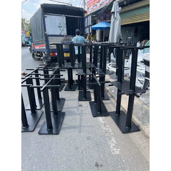 Chân bàn sắt thanh lý