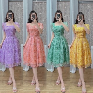 Váy xoè hoa cổ vuông thiết kế