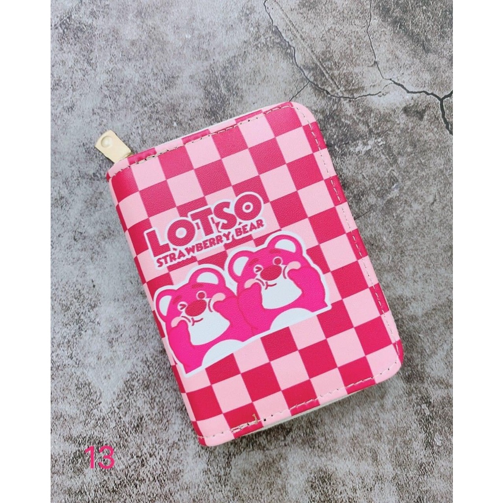 Ví Cầm Tay Kéo Khoá Nhiều Ngăn Hoạ Tiết Gấu Dâu Losto