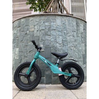Xe chòi chân cho bé từ 2 - 6 thăng bằng