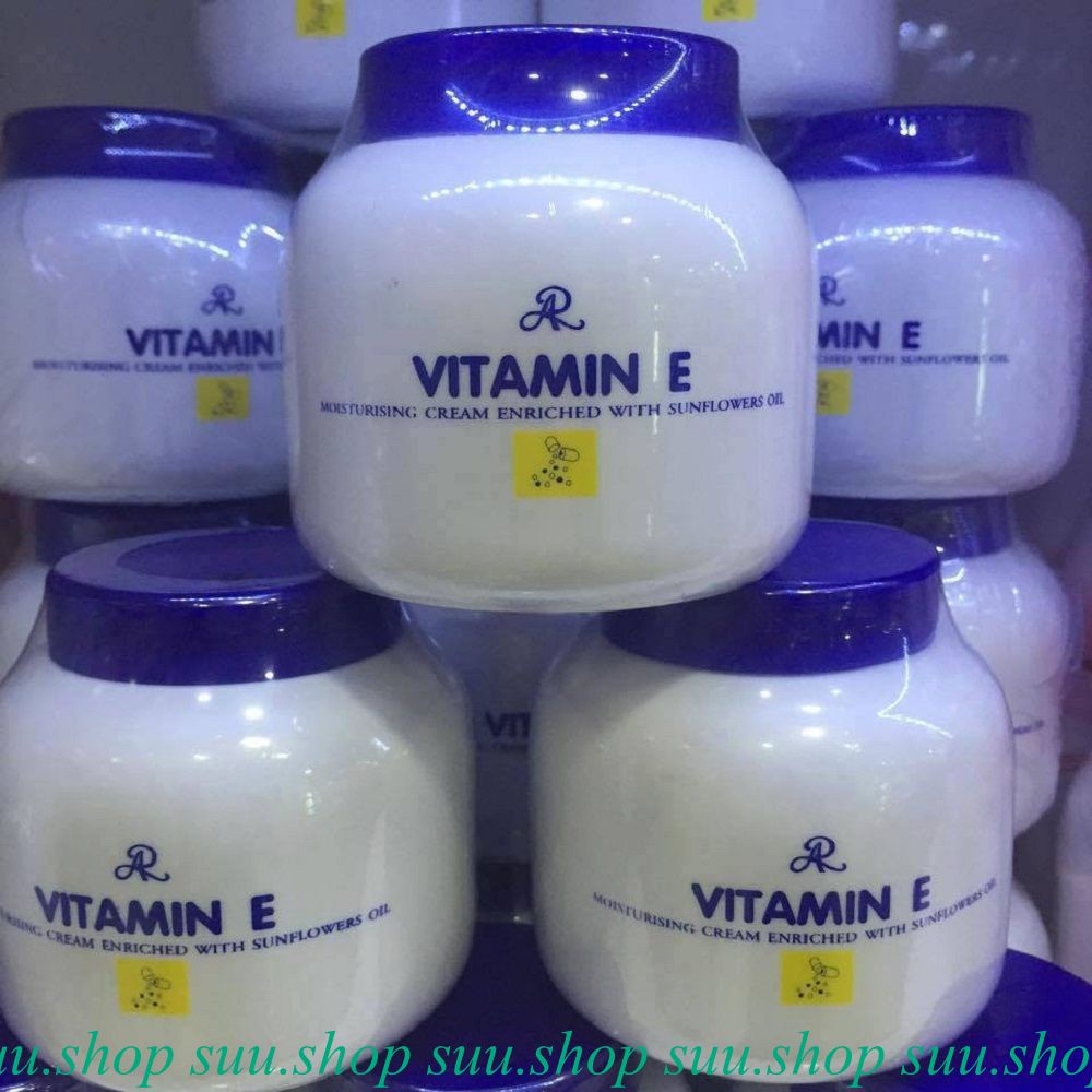 Kem dưỡng ẩm Vitamin E Thái Lan 200ml nắp xanh