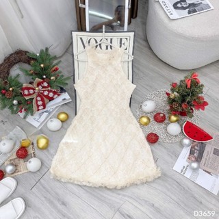 Đầm ren hoa cổ yếm