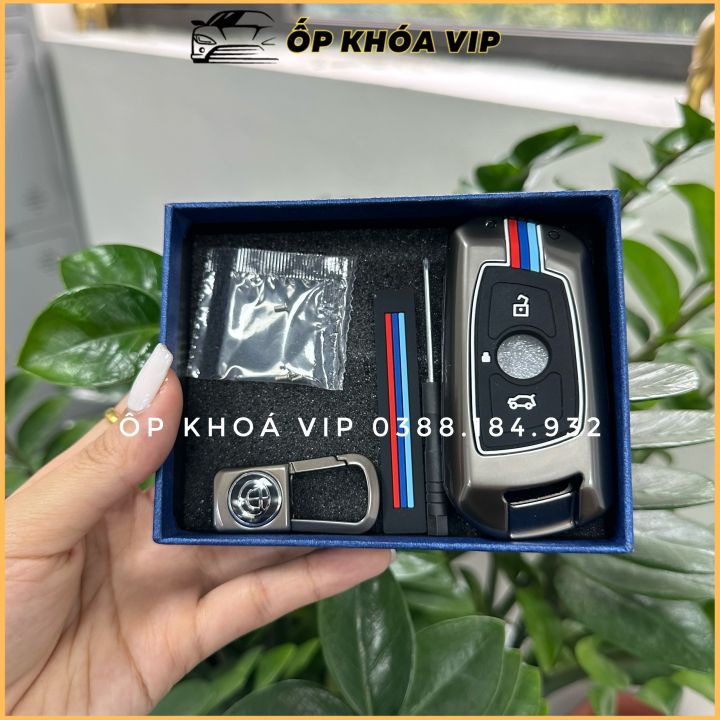 Ốp khóa kim loại  bằng hợp kim cao cấp xe ô tô Vinfast Fadil - Lux A , Lux Sa 2.0