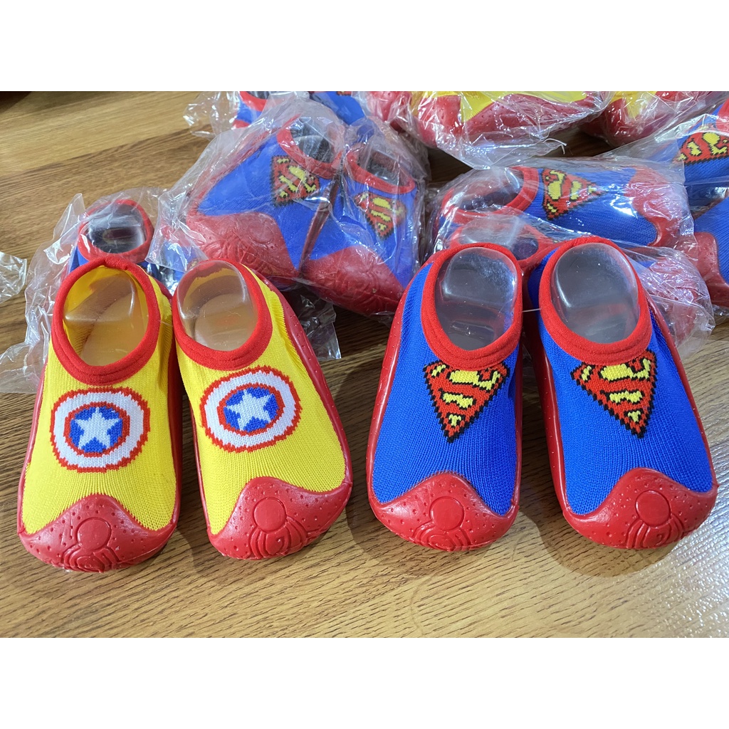 Giày bún siêu nhân xuất dư cho bé trai