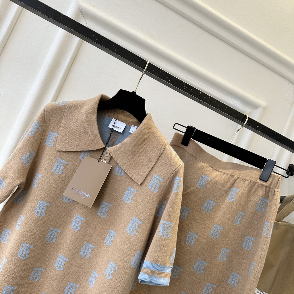 Set váy áo thời trang cao cấp Burberry BBR thiết kế thanh lịch, sang trọng
