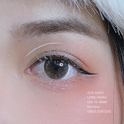Một chiếc Kính áp Tròng cận y tế nhập khẩu Hàn Quốc BLUE EYES màu xám mây JEJE GRAY, độ đến 8, giãn 14.0, giãn màu 13.0