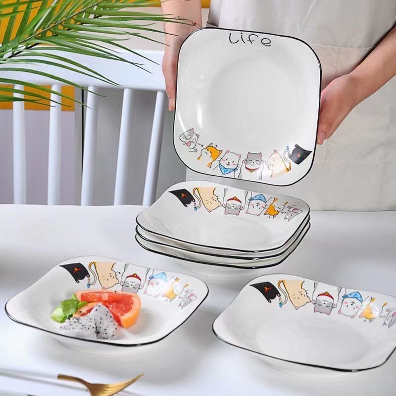 Dĩa sứ vuông họa tiết mèo life. Dĩa vuông bằng sứ đường kính 23cm.