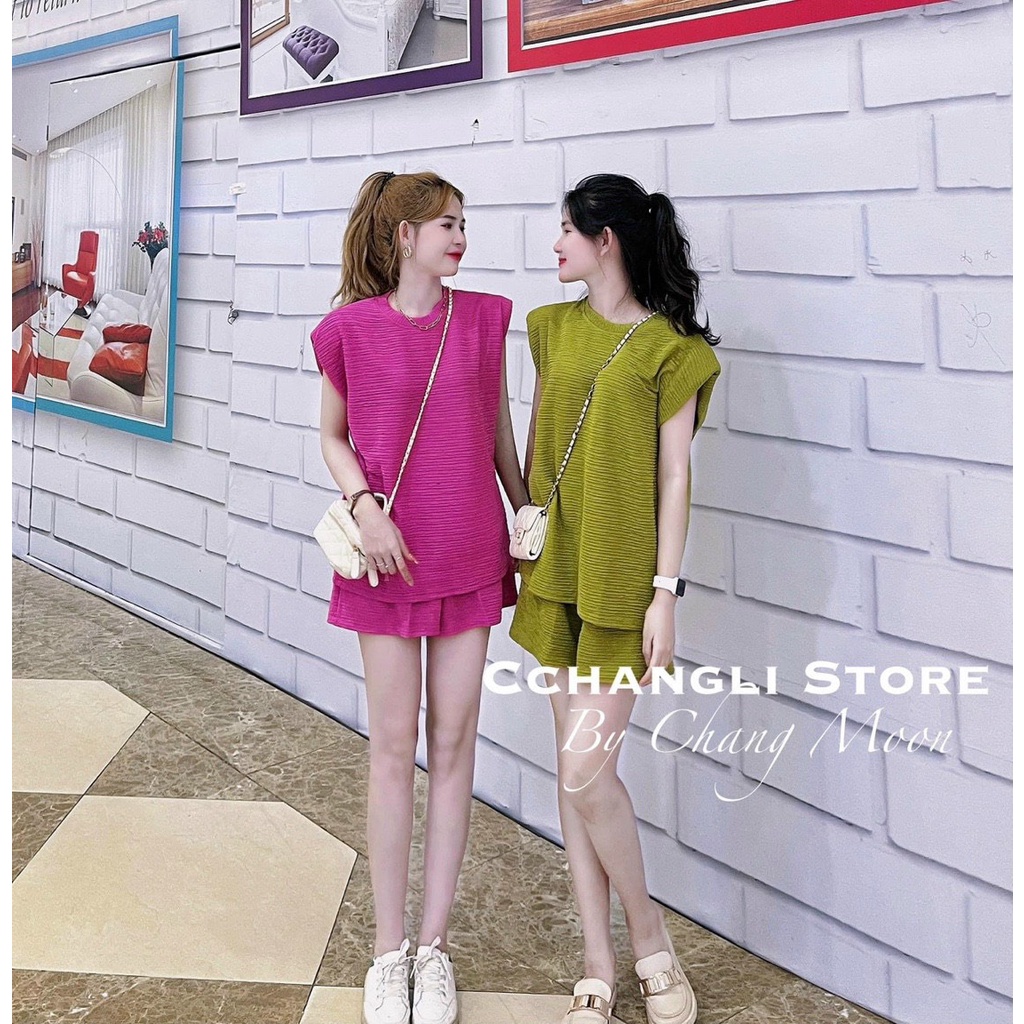Set bộ đồ nữ cánh dơi với 2 tone màu quyến rũ, xinh xắn dành cho các tình yêu đi chơi