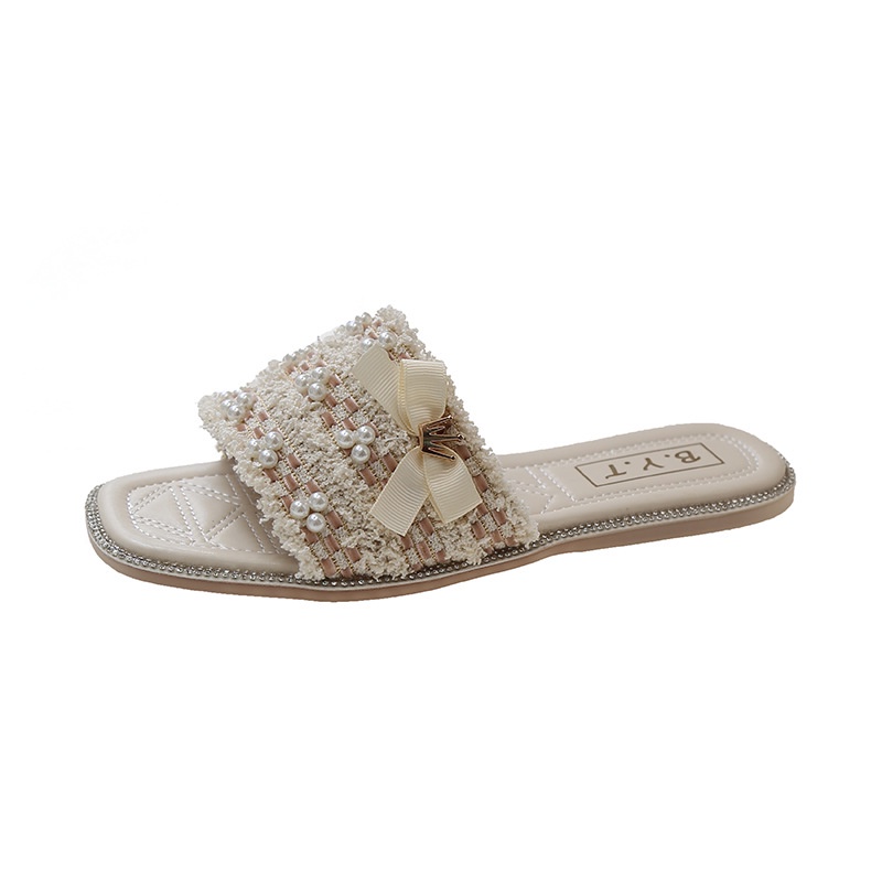 Dép lê đế bằng phong cách Hàn Quốc